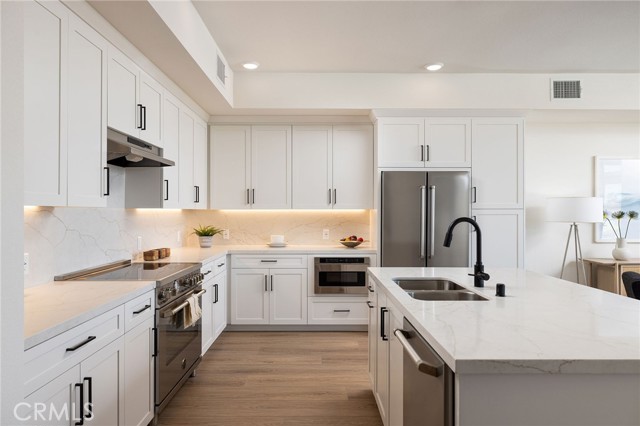 414 Main Street, Huntington Beach CA: https://media.crmls.org/medias/a16ebd54-940c-4df6-93eb-e1f58dbc0b1a.jpg