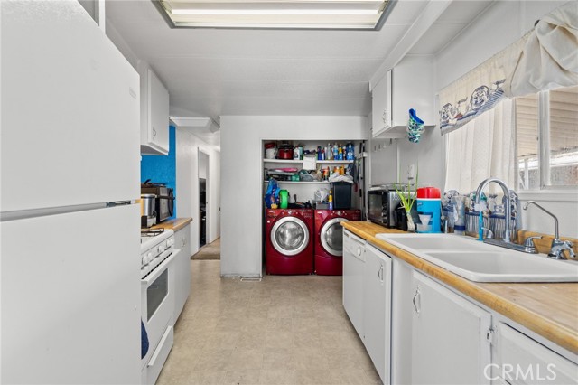 Detail Gallery Image 6 of 23 For 308 Nita Ln, Bakersfield,  CA 93308 - 2 Beds | 2 Baths