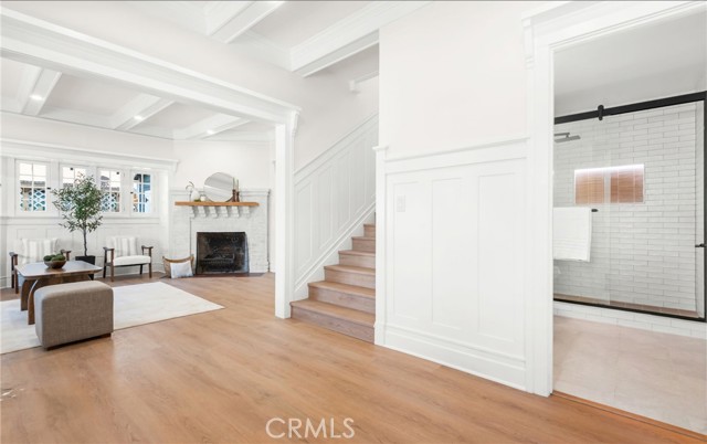 Detail Gallery Image 5 of 44 For 1720 S Kingsley, Los Angeles,  CA 90006 - 4 Beds | 3 Baths