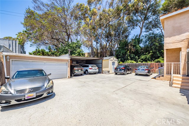 2525 S Cochran Avenue, Los Angeles CA: https://media.crmls.org/medias/a16f6e8e-31b9-41a7-ae17-36e2a0e645c5.jpg