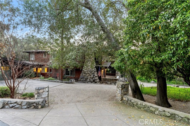 Detail Gallery Image 7 of 74 For 354 N Canon Ave, Sierra Madre,  CA 91024 - 4 Beds | 3/1 Baths