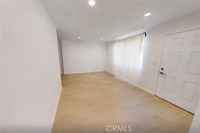 Detail Gallery Image 3 of 13 For 5637 Redwood #B,  Palmdale,  CA 93551 - 2 Beds | 1 Baths