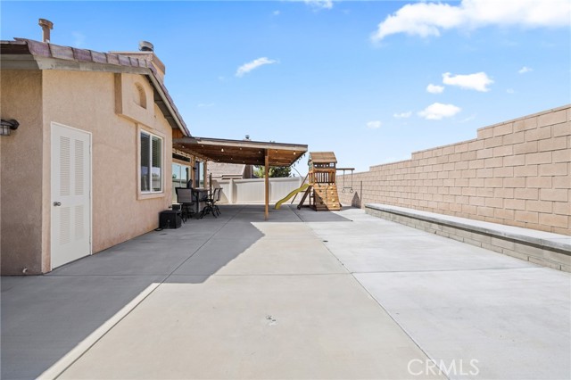 Detail Gallery Image 5 of 46 For 37152 Waltham Pl, Palmdale,  CA 93550 - 4 Beds | 2 Baths