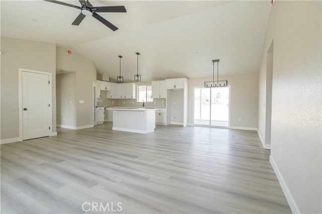 Detail Gallery Image 4 of 51 For 15413 Burwood Rd, Victorville,  CA 92394 - 4 Beds | 2 Baths
