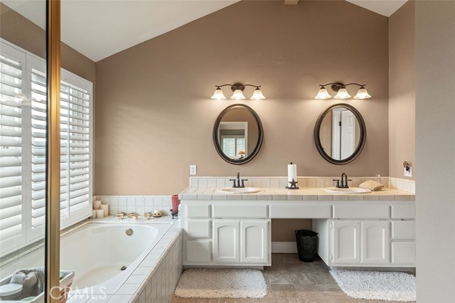 Detail Gallery Image 22 of 50 For 38405 Avenida La Cresta, Murrieta,  CA 92562 - 4 Beds | 4 Baths