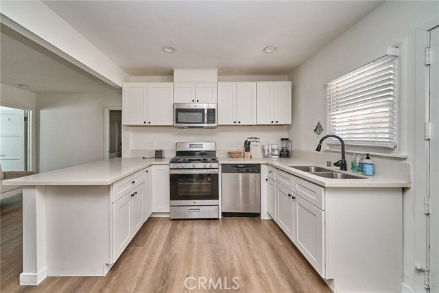 Detail Gallery Image 4 of 19 For 8734 Ramsgate, Los Angeles,  CA 90045 - 4 Beds | 4 Baths