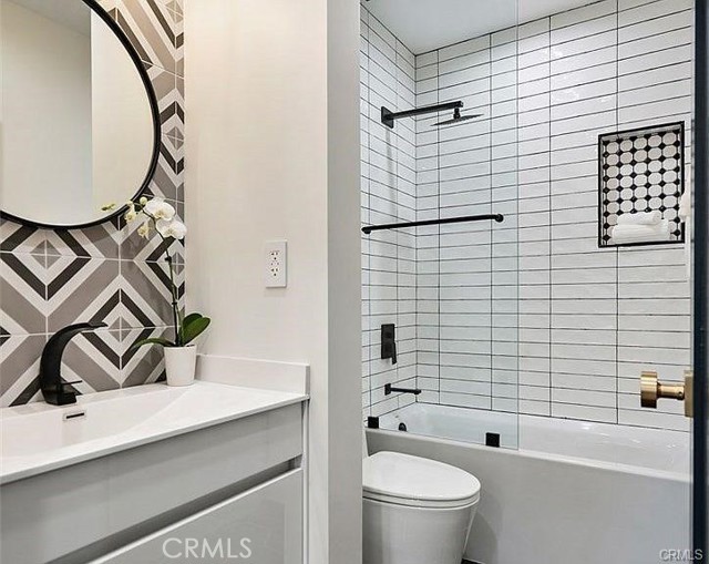 Detail Gallery Image 23 of 31 For 4931 Murietta Ave, Sherman Oaks,  CA 91423 - 4 Beds | 3 Baths