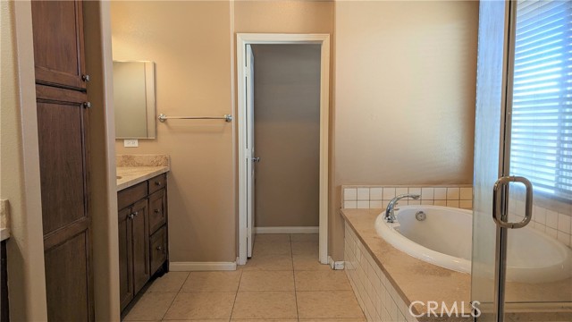 6738 Serrano Avenue, Hesperia CA: https://media.crmls.org/medias/a1738ea9-d0a6-413b-acd4-bfd9165f7b3c.jpg