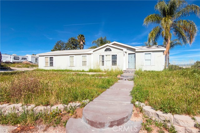 Detail Gallery Image 4 of 61 For 22540 Markham, Perris,  CA 92570 - 3 Beds | 2 Baths