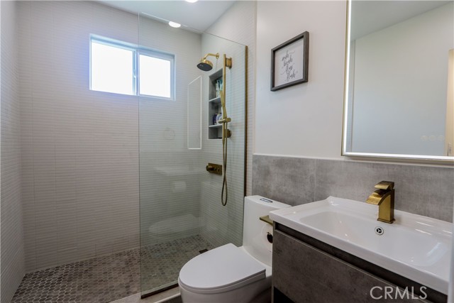 Detail Gallery Image 13 of 28 For 1009 Fairlawn St, Santa Ana,  CA 92703 - 3 Beds | 1/1 Baths