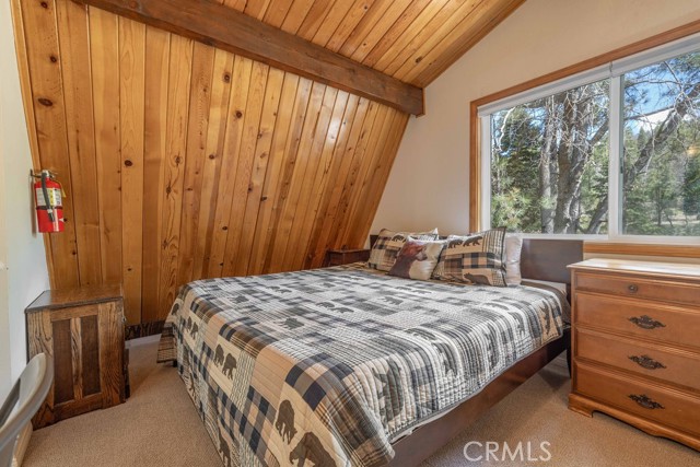 Detail Gallery Image 14 of 28 For 42569 Willow Ave, Big Bear Lake,  CA 92315 - 2 Beds | 2 Baths