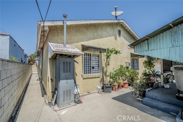 Detail Gallery Image 13 of 13 For 2522 Carmona Ave, Los Angeles,  CA 90016 - – Beds | – Baths