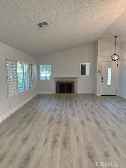 Detail Gallery Image 8 of 17 For 11499 Benton St, Loma Linda,  CA 92354 - 4 Beds | 2 Baths