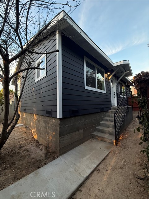 Front Image Thumbnail for CRCV26057306