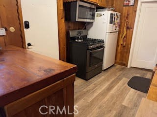 https://media.crmls.org/medias/a17b16ae-56fc-44d2-9f86-339a5c9981b4.jpg?preset=X-Large