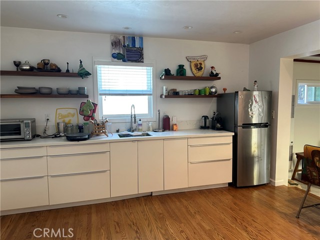 228 4th Street, Seal Beach CA: https://media.crmls.org/medias/a17bb161-400c-4d64-9228-67d5e5faa735.jpg