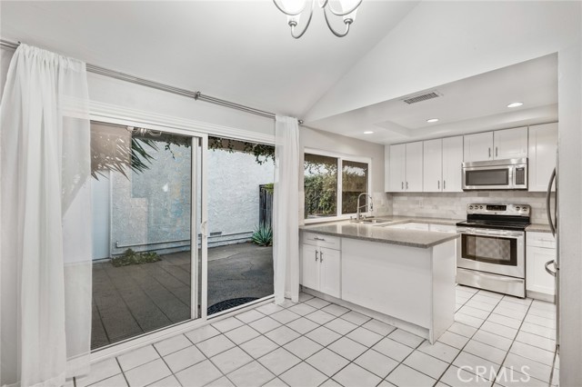 Detail Gallery Image 5 of 20 For 3 Mirror #40,  Irvine,  CA 92604 - 3 Beds | 2 Baths