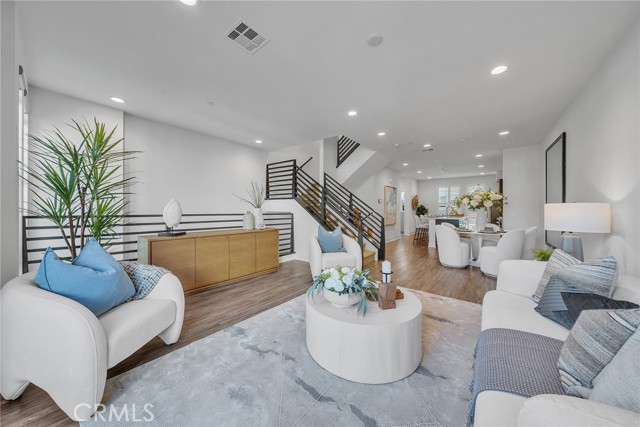 Detail Gallery Image 7 of 59 For 687 Doheny, Costa Mesa,  CA 92627 - 2 Beds | 2/2 Baths