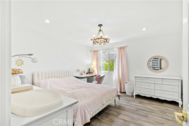 456 E San Jose Avenue, Burbank CA: https://media.crmls.org/medias/a17c15dc-80a1-4b16-a74f-7316b9f72c93.jpg