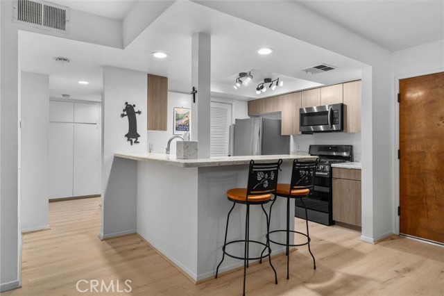 254 E Fern Avenue, Redlands CA: https://media.crmls.org/medias/a17c1bee-4c57-4b94-8142-619f1f12bf78.jpg