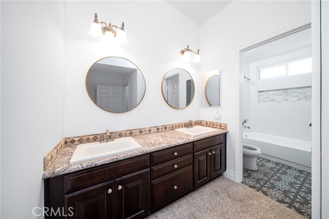 Detail Gallery Image 16 of 35 For 3 Almador, Irvine,  CA 92614 - 2 Beds | 2/1 Baths