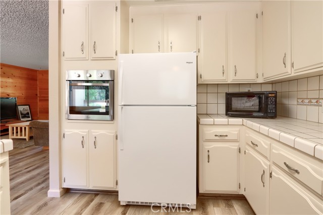 Detail Gallery Image 10 of 54 For 42275 Buckeye Rd, Oakhurst,  CA 93644 - 4 Beds | 2/1 Baths