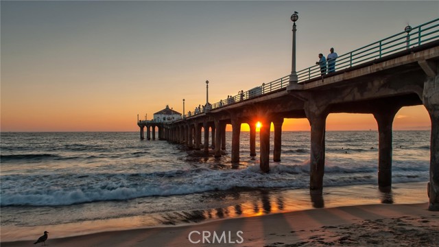 2208 The Strand, Manhattan Beach CA: https://media.crmls.org/medias/a17d8b2d-f353-4030-a1da-bfe4032fbbb6.jpg