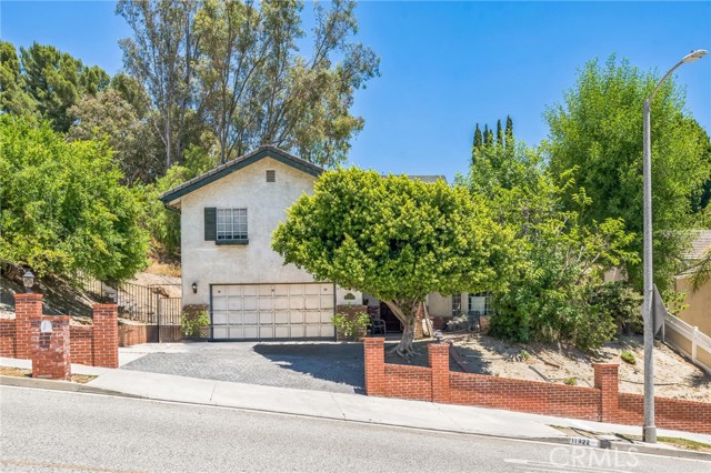 Detail Gallery Image 13 of 15 For 11922 Louise Ave, Granada Hills,  CA 91344 - 4 Beds | 3 Baths