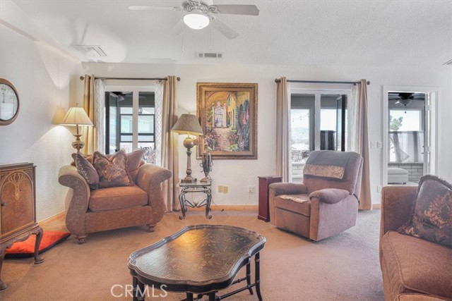 61975 La Brisa Drive, Joshua Tree CA: https://media.crmls.org/medias/a17e5740-efdd-4b8e-8426-0ed13640822f.jpg