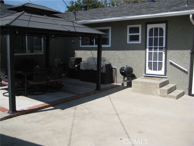 Detail Gallery Image 24 of 27 For 11408 214th, Lakewood,  CA 90715 - 3 Beds | 1/1 Baths