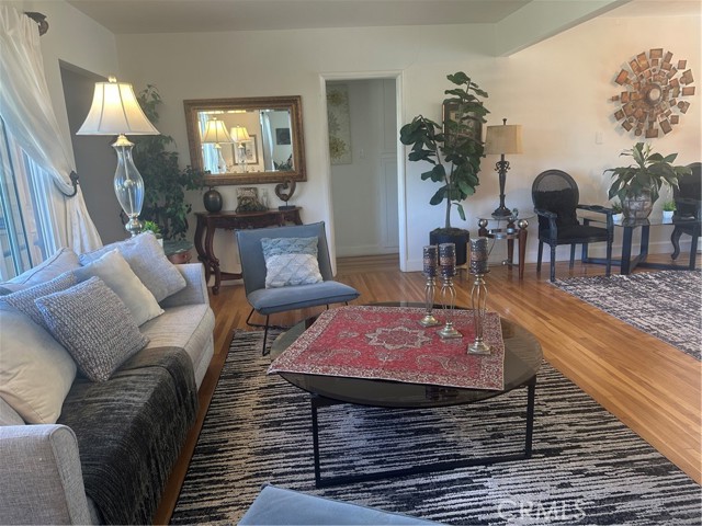 Front Image Thumbnail for CRSR25261599