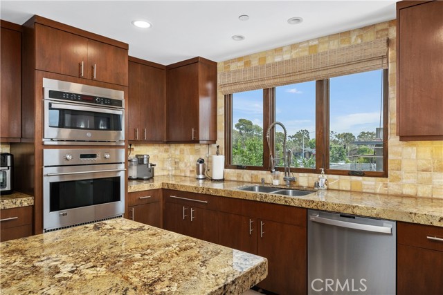 Detail Gallery Image 14 of 66 For 156 Monarch Bay Dr, Dana Point,  CA 92629 - 4 Beds | 6 Baths