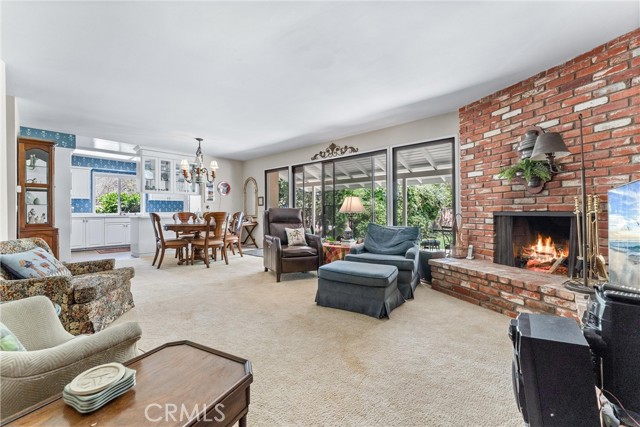 19302 Maynard Way, North Tustin CA: https://media.crmls.org/medias/a1803c0c-ad1a-401b-b250-99063246c668.jpg