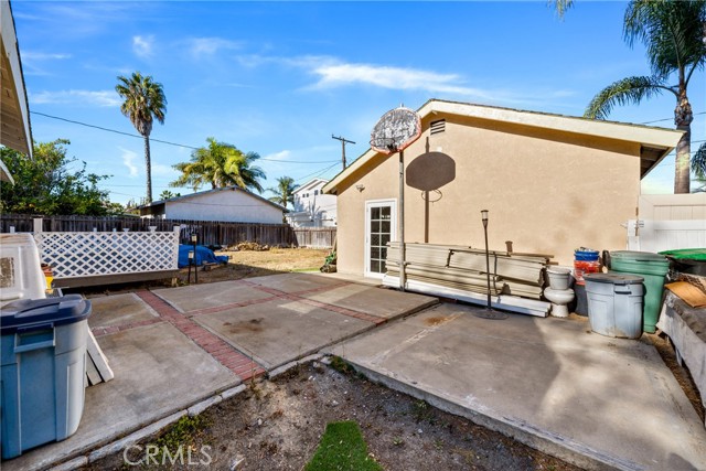 Detail Gallery Image 11 of 17 For 218 Lillian Pl, Costa Mesa,  CA 92627 - 3 Beds | 2 Baths