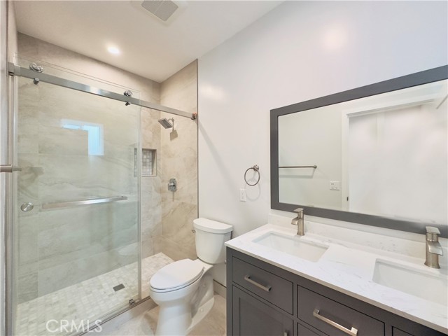 17522 1/2 Lemay Street, Lake Balboa CA: https://media.crmls.org/medias/a180ad01-6d02-417b-9747-128edbfccca8.jpg