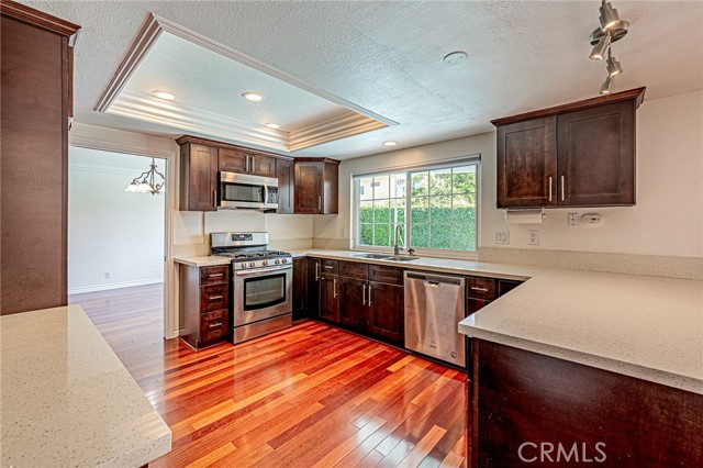 Detail Gallery Image 13 of 45 For 670 Oakhaven Ave, Brea,  CA 92823 - 4 Beds | 3 Baths