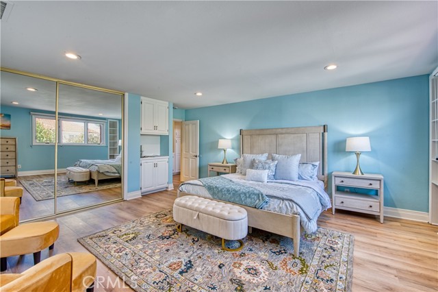 3372 Venture Drive, Huntington Beach CA: https://media.crmls.org/medias/a1827211-0e80-446d-bda7-056265672848.jpg