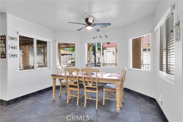Detail Gallery Image 20 of 62 For 12546 Autumn Leaves Ave, Victorville,  CA 92395 - 5 Beds | 3/1 Baths
