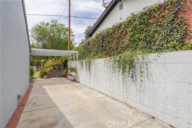 Image 26 of 40 For 28083 Langside Avenue