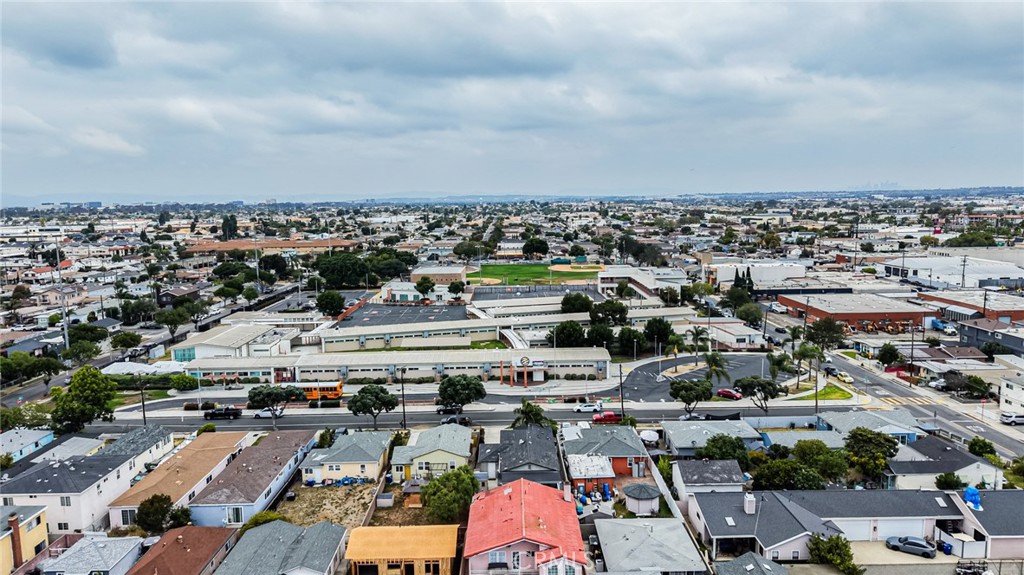 https://media.crmls.org/medias/a182fe04-b56b-40b0-9d96-6c76e1d2f95a.jpg?preset=X-Large