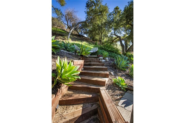 Detail Gallery Image 49 of 54 For 2820 E Chevy Chase Dr, Glendale,  CA 91206 - 2 Beds | 2 Baths