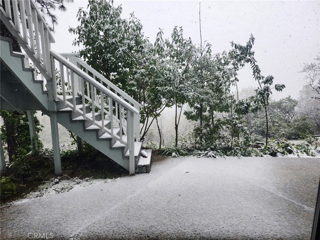https://media.crmls.org/medias/a184105a-dc82-465f-9004-89c8e3fa953f.jpg?preset=X-Large