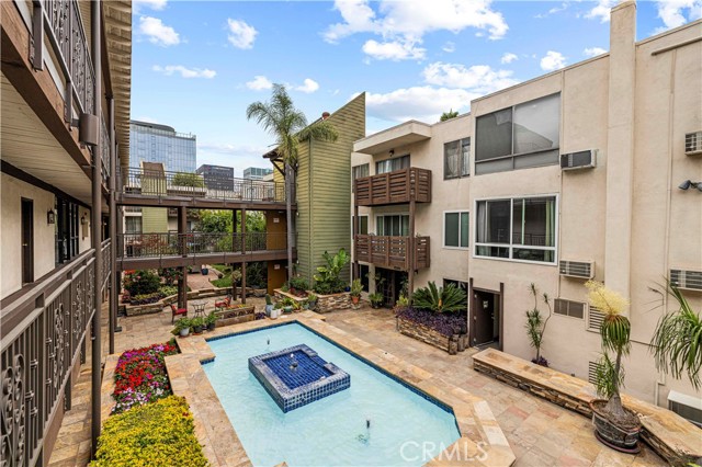 525 S Ardmore Ave, Los Angeles CA: https://media.crmls.org/medias/a1841107-71e8-463a-afba-51d8906cfdad.jpg