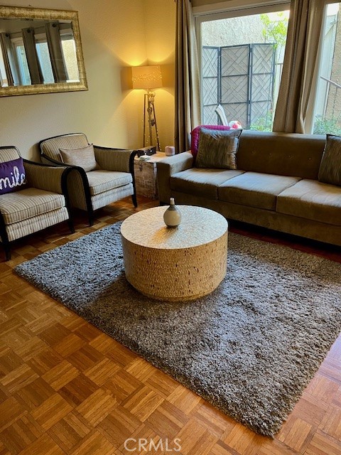Detail Gallery Image 7 of 16 For 320 Kanan Rd, Oak Park,  CA 91377 - 3 Beds | 2/1 Baths
