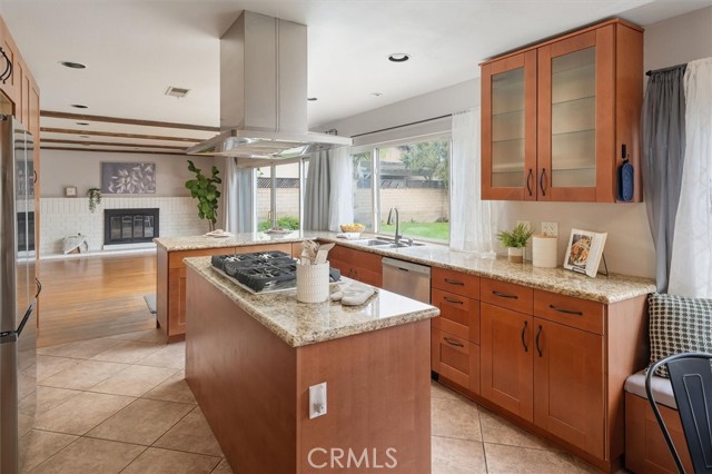 Detail Gallery Image 11 of 36 For 25492 via Dalia, Valencia,  CA 91355 - 5 Beds | 3 Baths