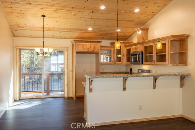 418 Los Angeles Avenue, Sugarloaf CA: https://media.crmls.org/medias/a18580c9-474c-4090-be94-5a2550d7442b.jpg