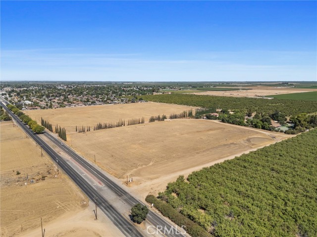 1320 E Lerdo, Shafter CA: https://media.crmls.org/medias/a185f8cd-4599-4854-a68a-6eff7998fad8.jpg