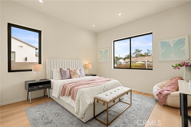 Detail Gallery Image 30 of 58 For 5525 Carpenter Ave, Valley Village,  CA 91607 - 5 Beds | 6/1 Baths