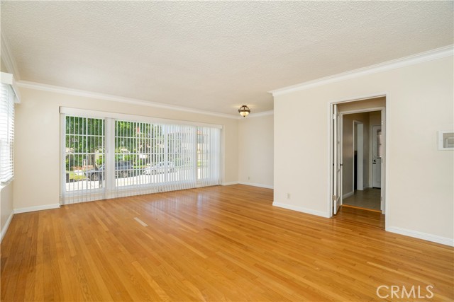 Detail Gallery Image 5 of 35 For 5918 S Fairfax Ave, Los Angeles,  CA 90056 - 4 Beds | 2 Baths