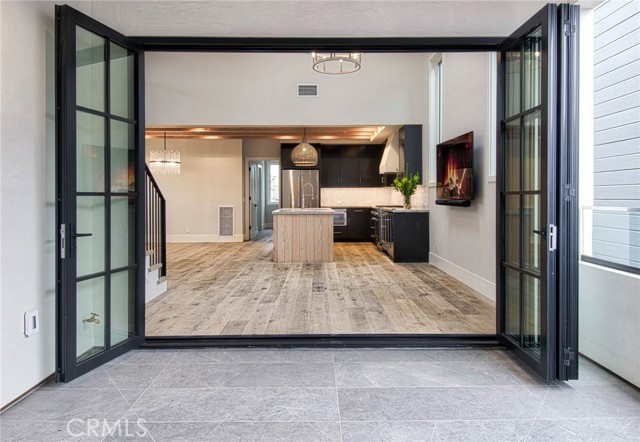 Detail Gallery Image 8 of 18 For 710 Avocado Ave #B,  Corona Del Mar,  CA 92625 - 3 Beds | 3/1 Baths